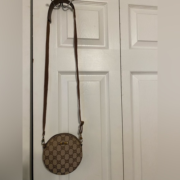 Gucci GG Canvas Round Crossbody W/Certificate of Authenticity - Picture 14 of 14